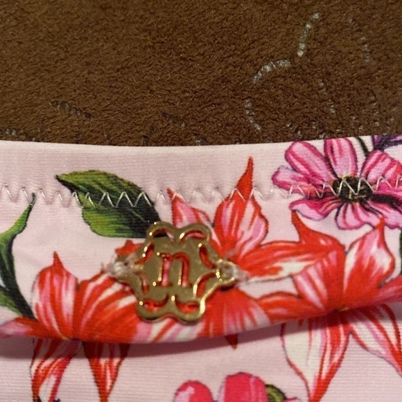 Nanette Lapore scoop swim with Shade and shore top (Sm-Med), bottoms size 8 - Picture 4 of 14